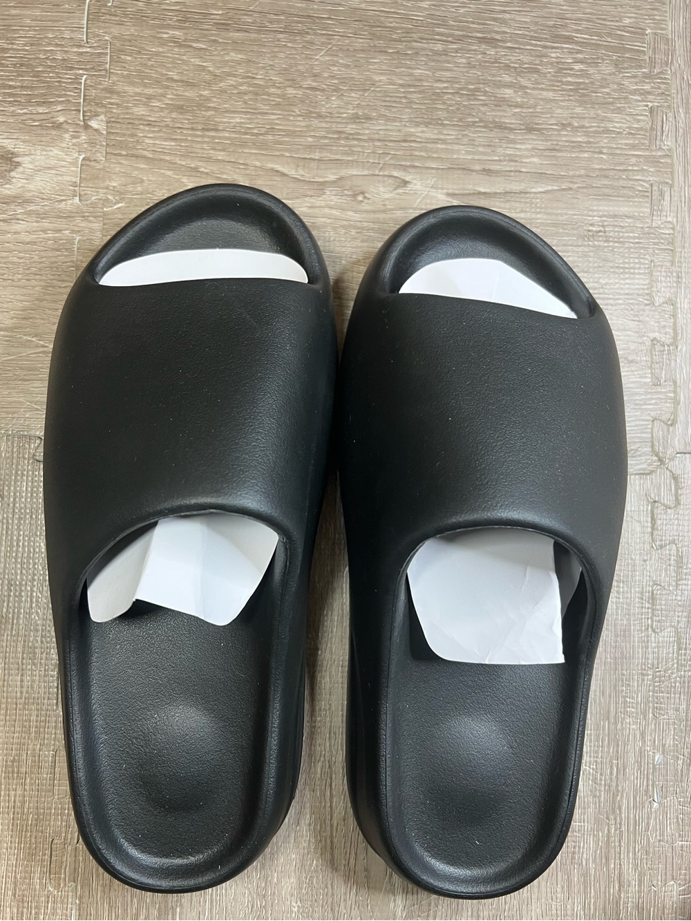 YZY YS-01 Slide SZ 10 Men’s Comfort Sandals Brand New Black YEEZY Fast Shipping
